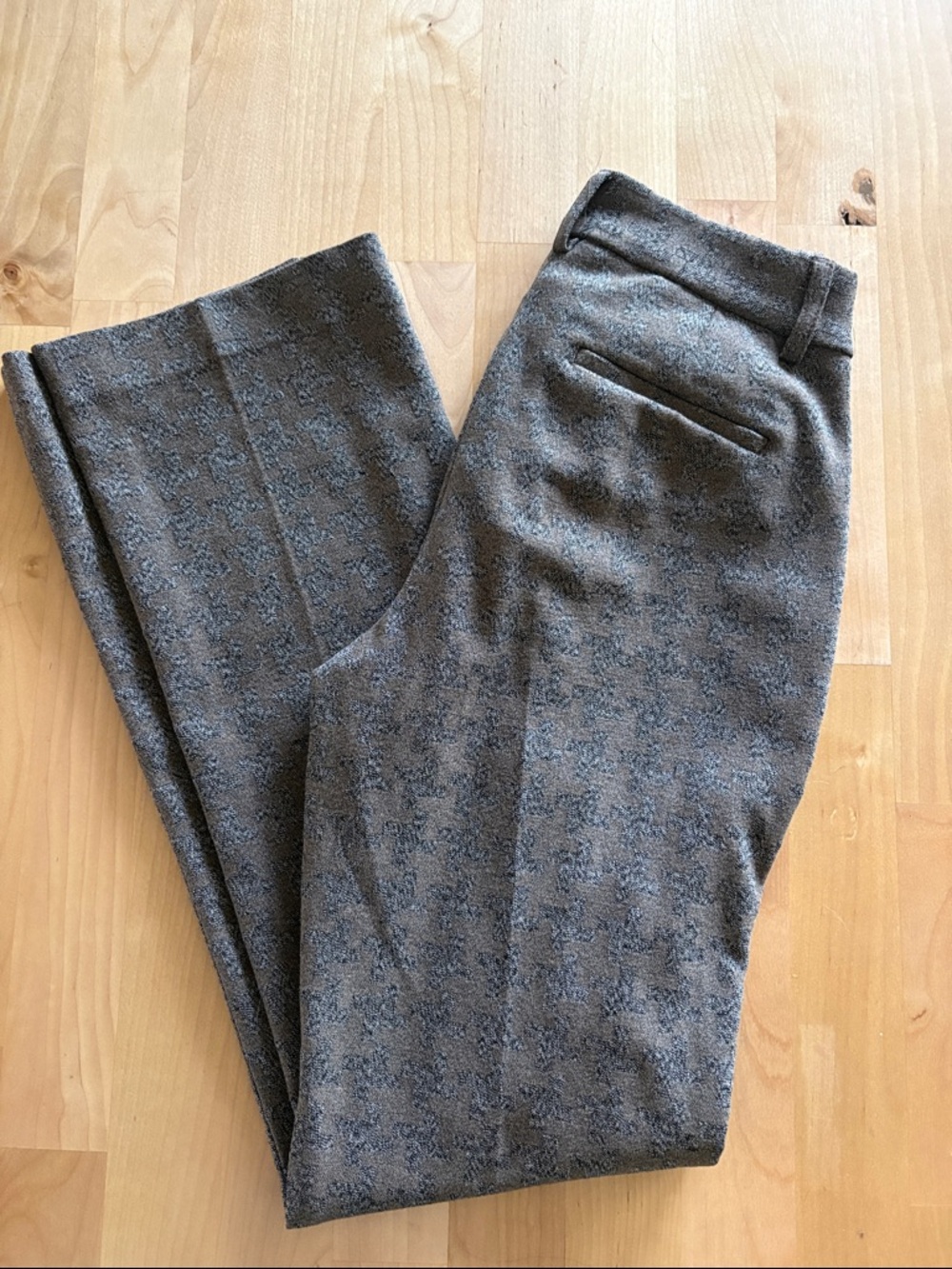 Express Women’s Brown Patterned stretch columnist barely boy mid rise 00S-00C